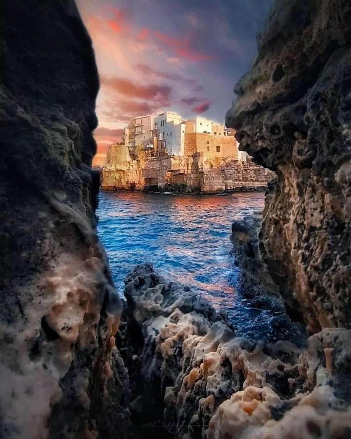 The Duchess'S View - New! Luxurious Flat In Historical Centre 115 Sq M, 3Min Walk To Cala Porto Beach And Private Parking Polignano a Mare Esterno foto